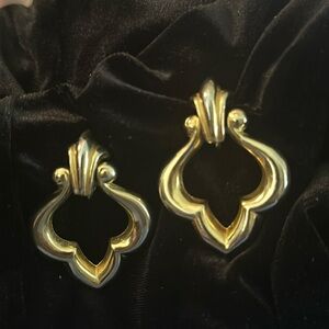 Vintage Gold Tone Dangle Fleur De Lis Clip On Earrings